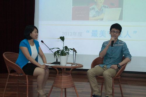 段晓鹏校友在接受访谈.jpg