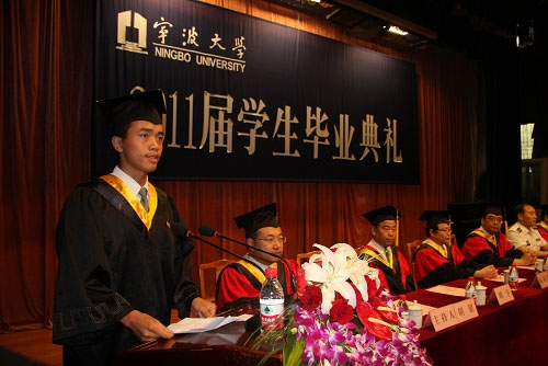 8郑兆力同学发言.jpg