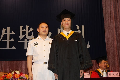 9杨振伟上校.jpg