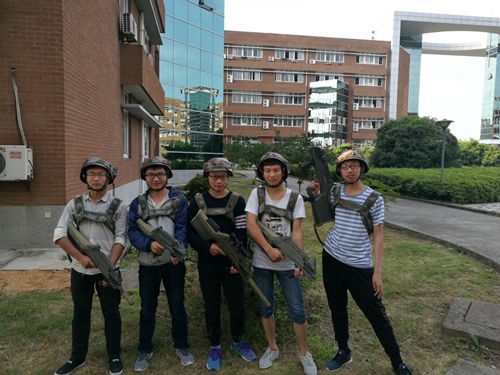 真人CS_副本.jpg